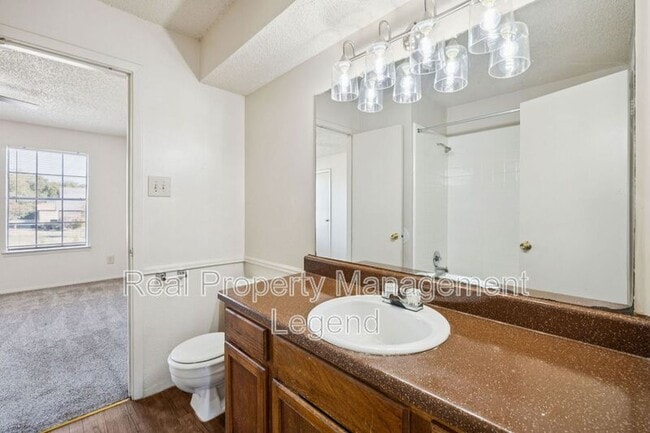 Building Photo - 8109 Silver Creek Rd