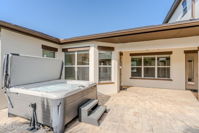 Building Photo - 2453 Rodina Dr