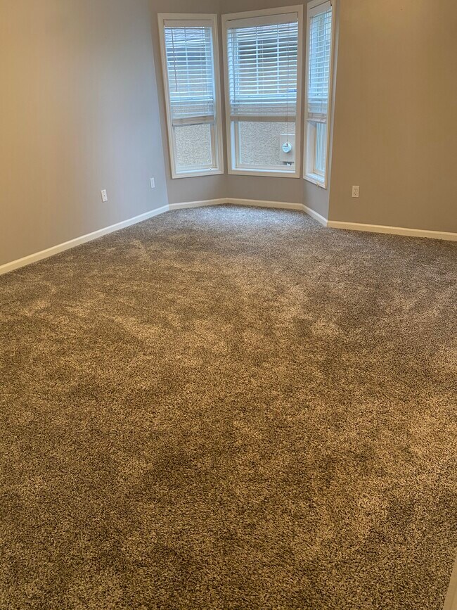 Building Photo - 246 N Ferrel St