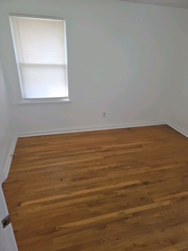 Building Photo - 7802 Columbine Dr