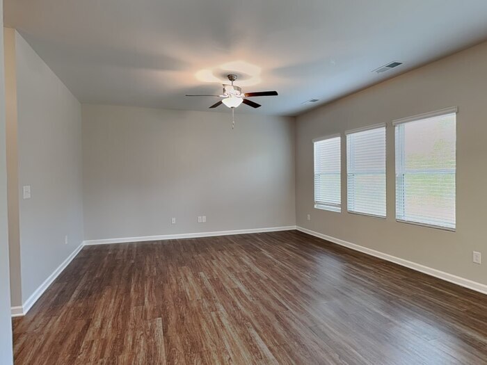 Building Photo - 775 Pointe Andrews Drive