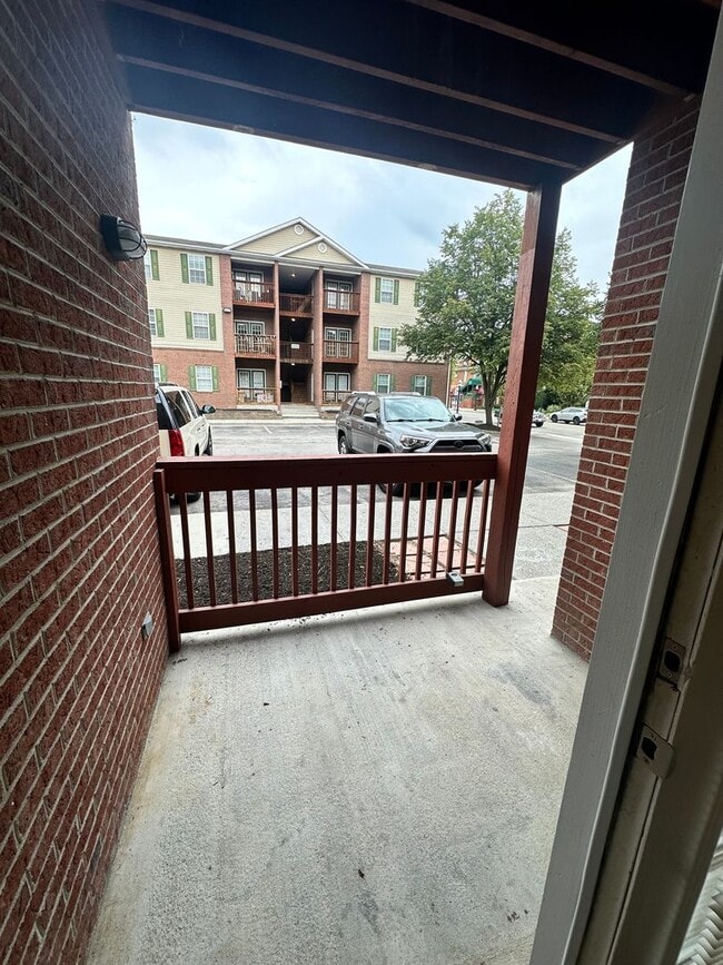 Building Photo - (SUBLEASE ONLY available NOW)1 Bedroom Ava...