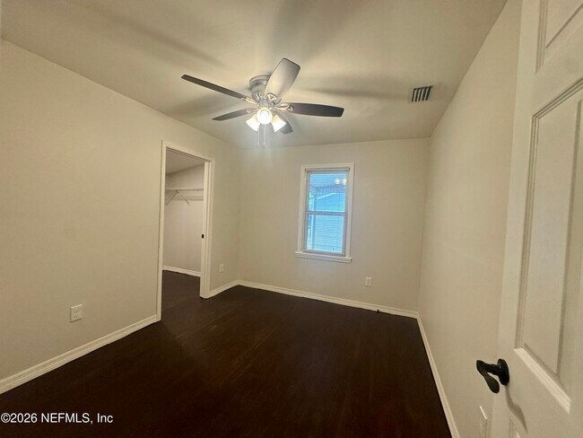 Building Photo - 379 Orange Ave