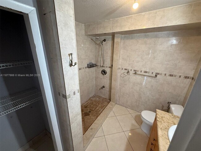 Building Photo - 1325 W 68th St