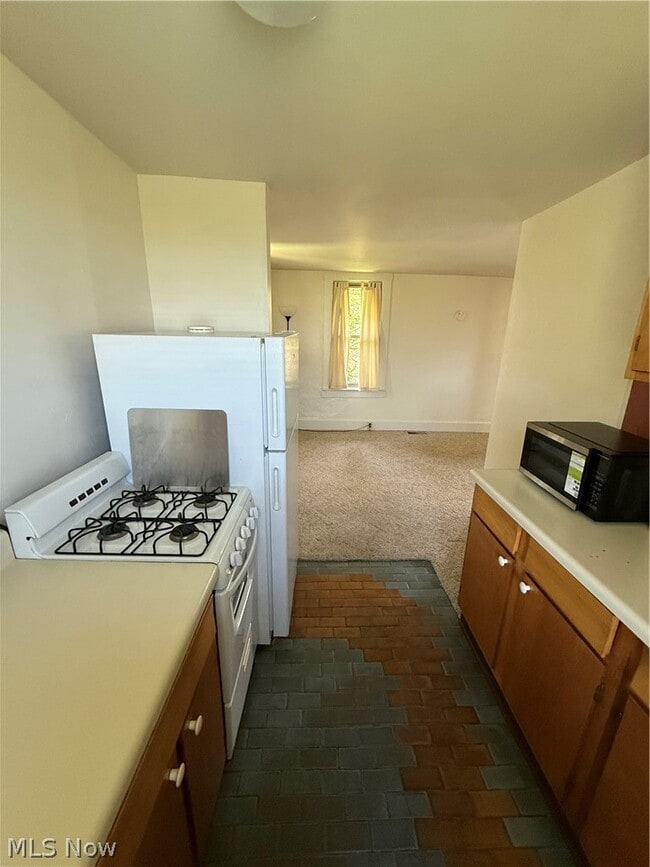 Building Photo - 809 Shinnick St