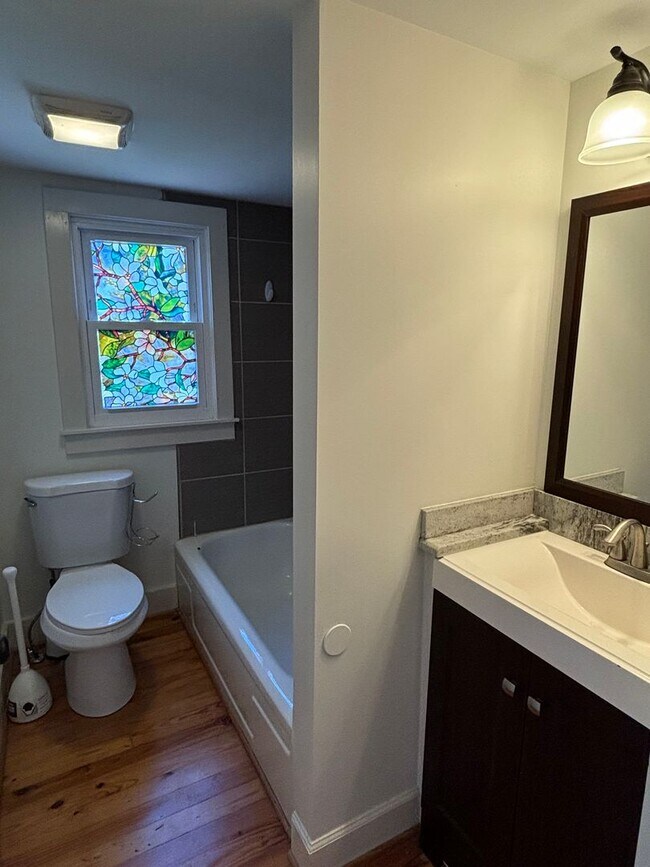 Building Photo - LEASING SPECIAL Cozy East Nashville 3 Bedr...