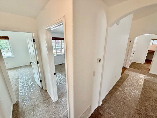 Building Photo - 7545 Back Stretch Dr