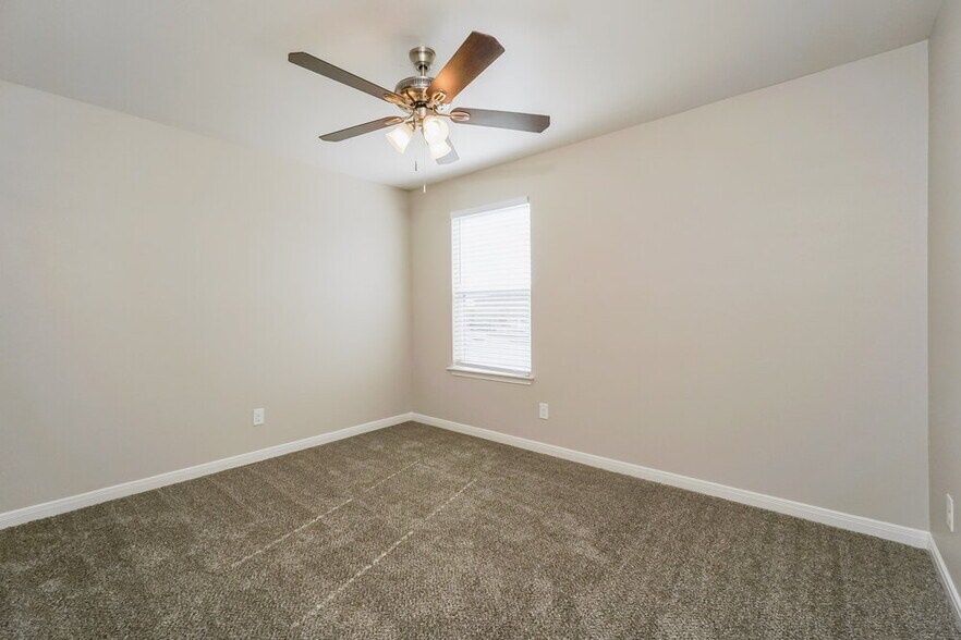 Building Photo - 3889 Northaven Trail