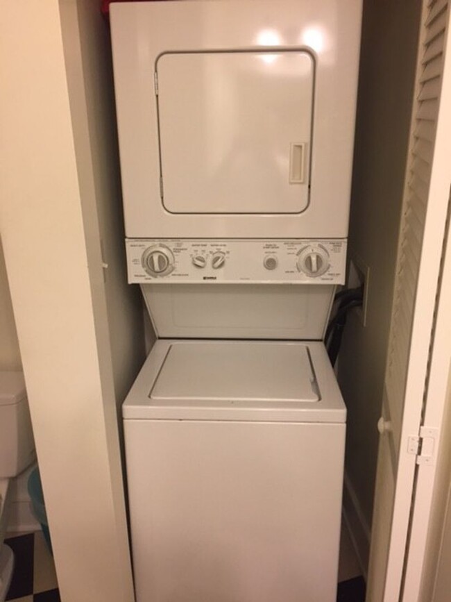 Building Photo - Chapel Hill / 2BR Southern Village Condo A...