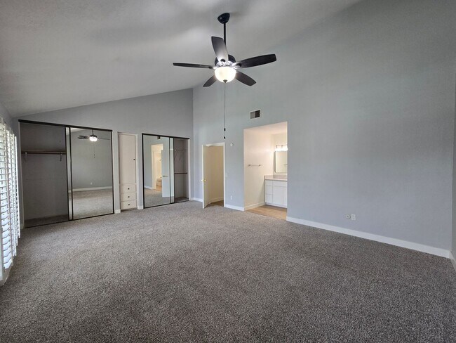 Building Photo - Hawarden Hills Home