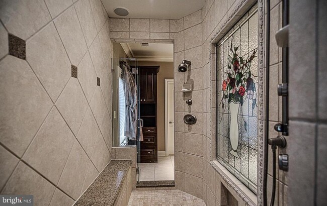 Building Photo - 7841 Montvale Way