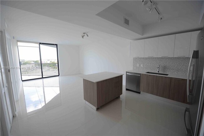 Building Photo - 5252 NW 85th Ave