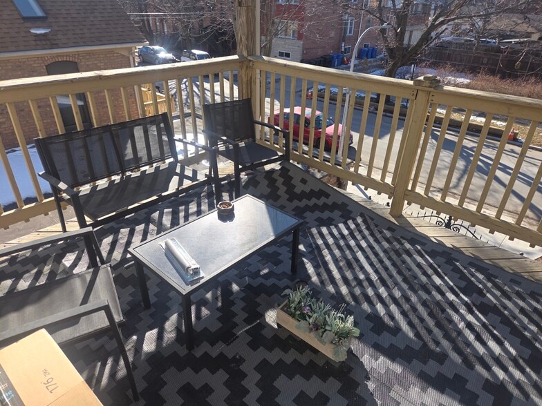 Building Photo - 2557 W Superior St