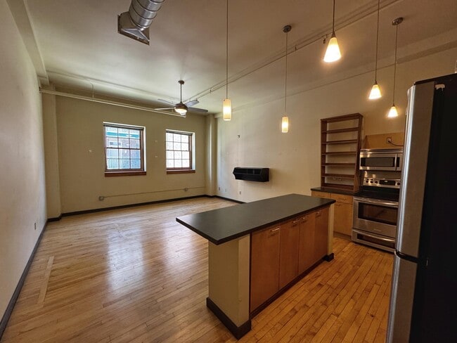 Building Photo - 300 Tijeras Ave NE