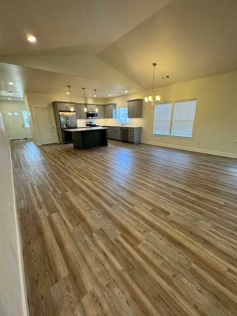 Building Photo - 475 Cheney Loop