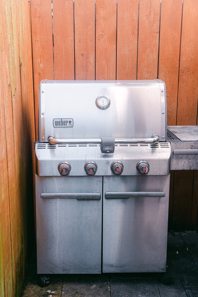 Building Photo - 217 Clearview Pkwy