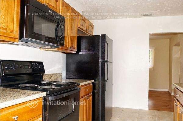 Building Photo - 6525 34th Ave N