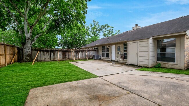 Building Photo - 19414 Lazy Valley Dr