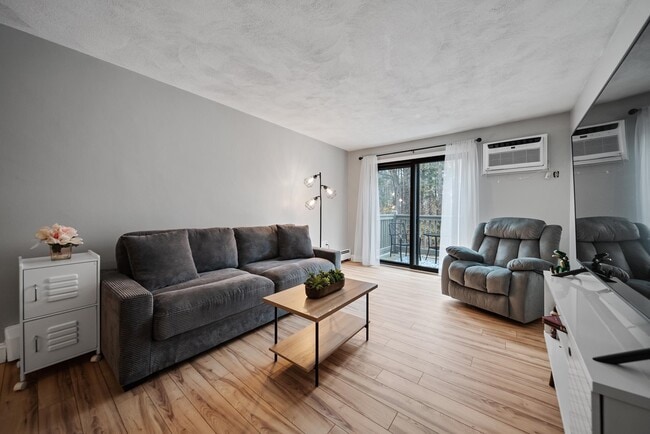 Building Photo - 33 Andrew St