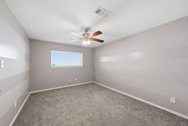 Building Photo - 2502 Hollow Hook Rd