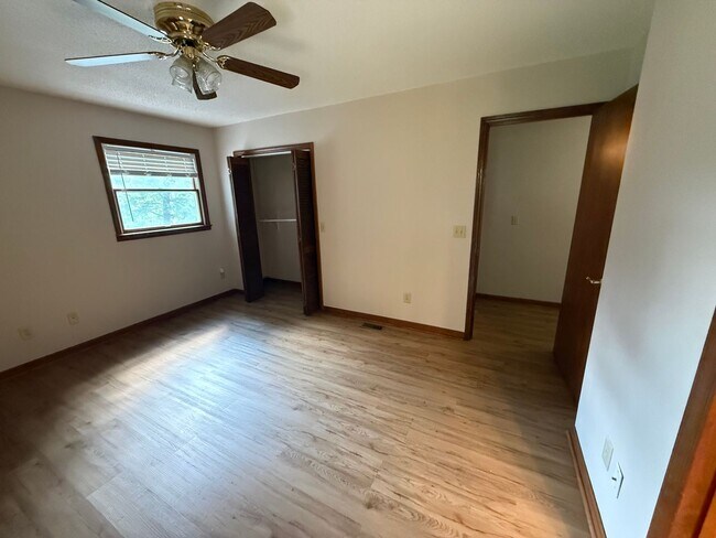 Building Photo - Big on Space. Big on Convenience. Big on Comfort.