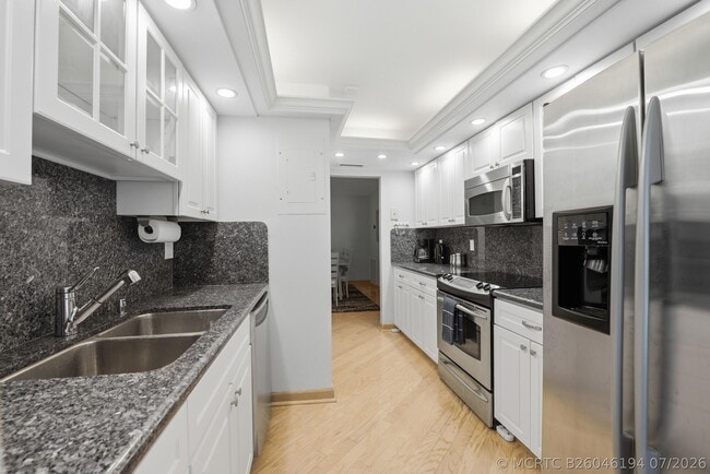 Building Photo - 3200 S Ocean Blvd