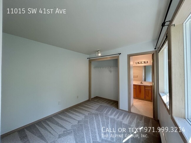 Building Photo - 11015 SW 41st Ave