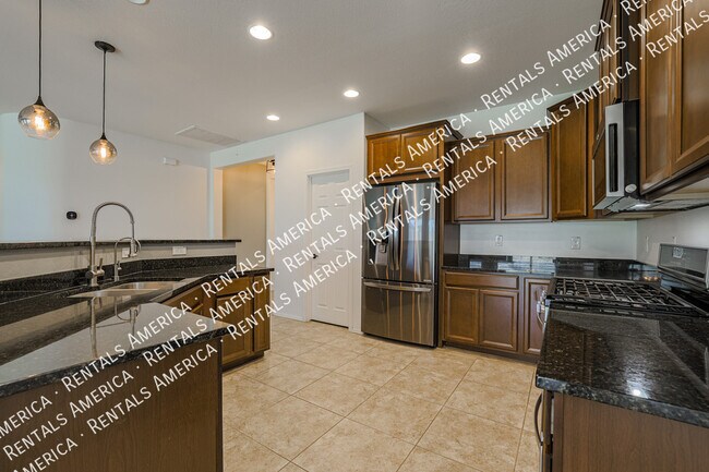 Building Photo - 5653 W Valor Way