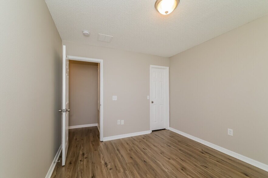Building Photo - 1026 Cannock Dr
