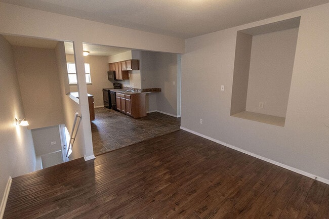 Building Photo - 1011 W Ash St