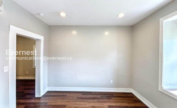 Building Photo - 1494 Manchester Ave