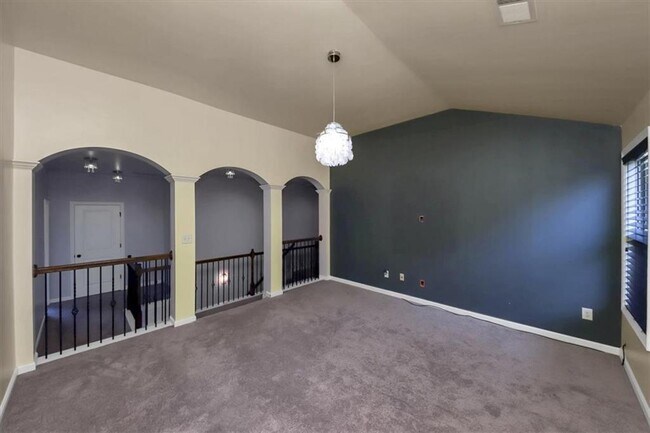 Building Photo - 6059 Cove Park Dr