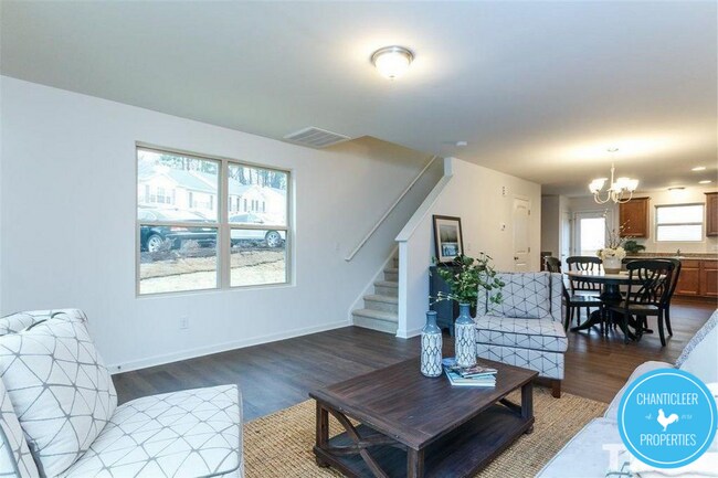 Building Photo - 5 Belhaven Dr