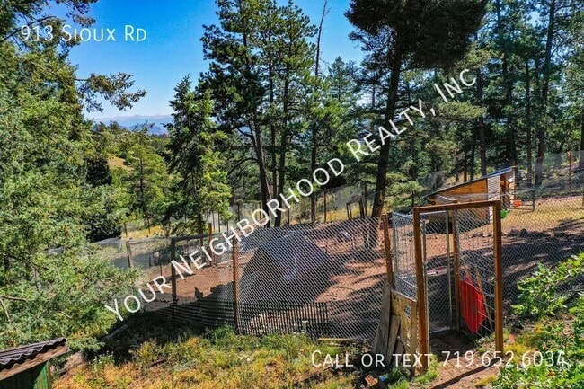 Building Photo - 913 Sioux Rd