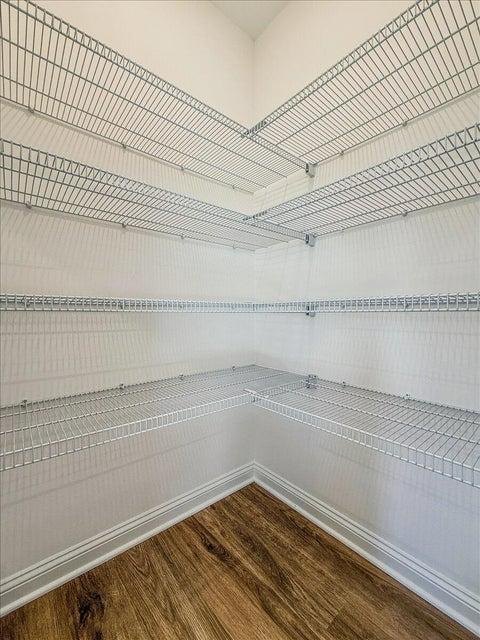 Building Photo - 105 Clearwater Dr