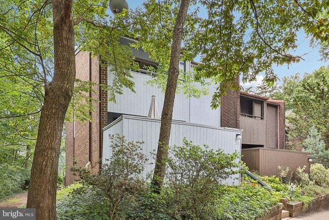 Building Photo - 2031 Approach Ln