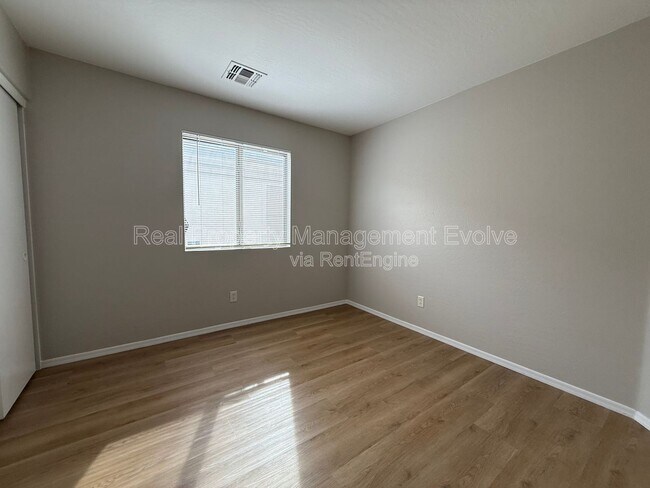 Building Photo - 12438 W Hearn Rd