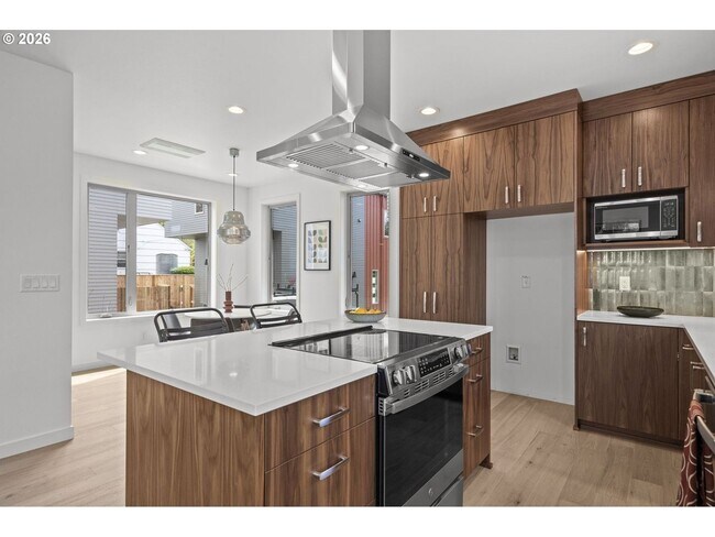 Building Photo - BRAND NEW stylish and modern Mt. Tabor stunner! Available Now!!