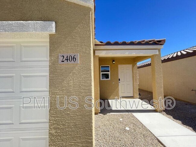 Building Photo - 2406 Village Dr