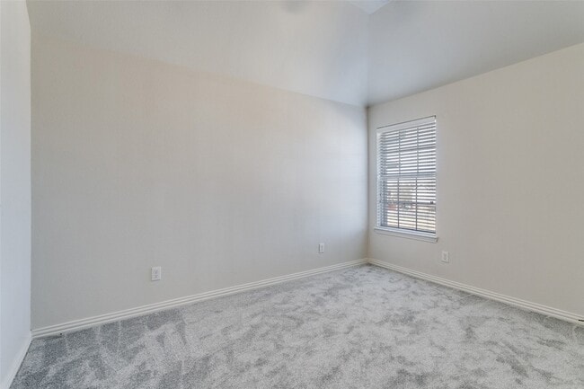 Building Photo - 511 Poplar Ln