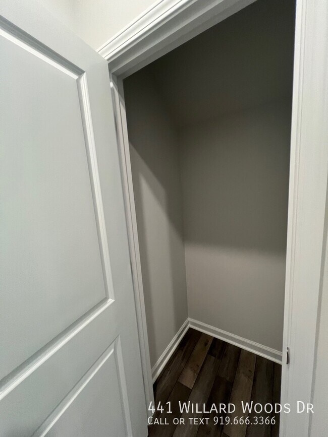 Building Photo - 441 Willard Wds Dr