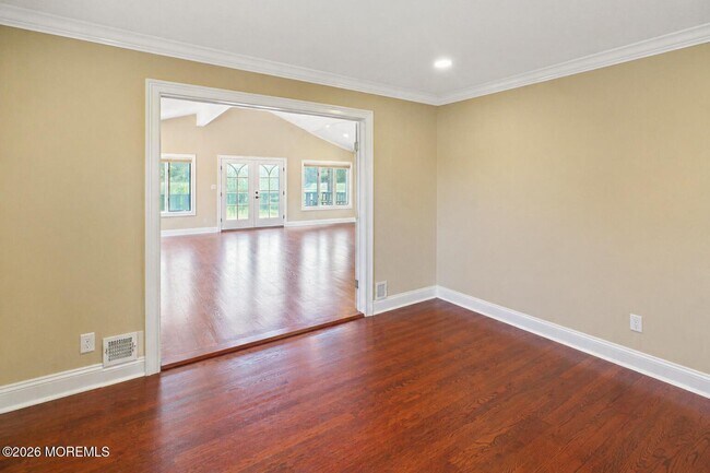 Building Photo - 437 Adamston Rd