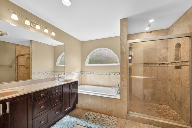 Building Photo - 436 W Parkside Dr