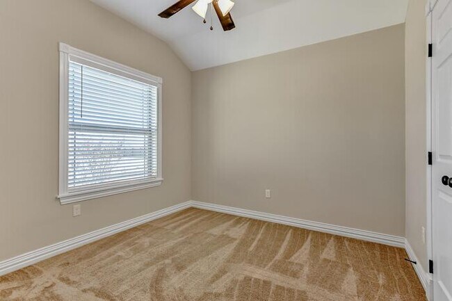 Building Photo - 244 Cottonwood St