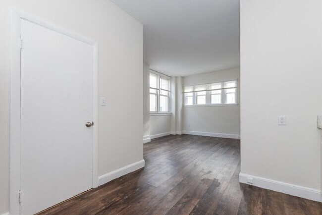 Building Photo - 29 Palmer St