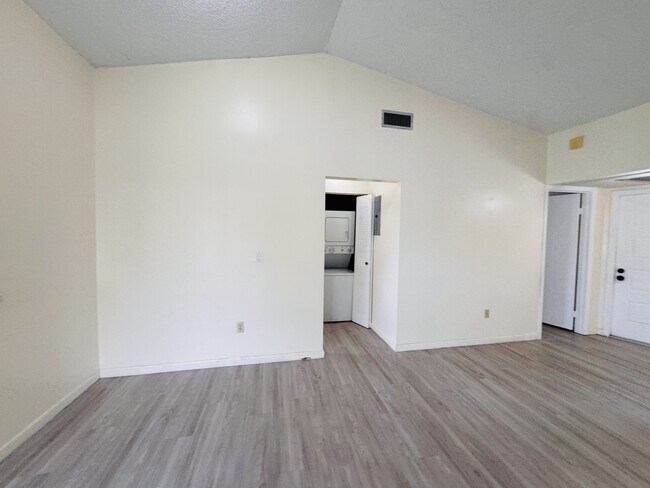 Building Photo - 1149 Independence Trail