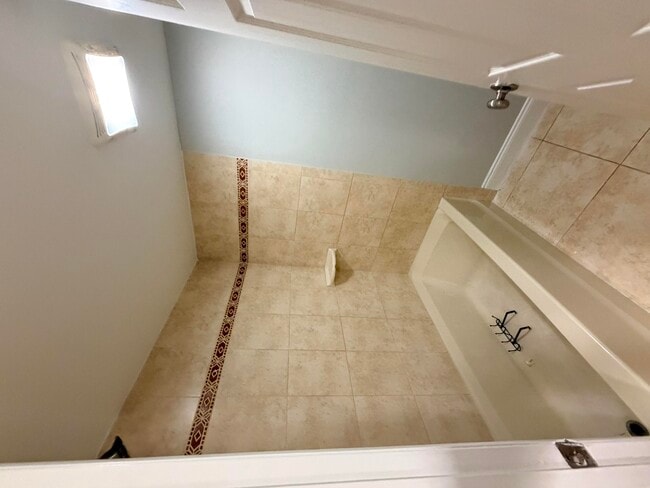 Building Photo - 37 Lake Arbor Dr