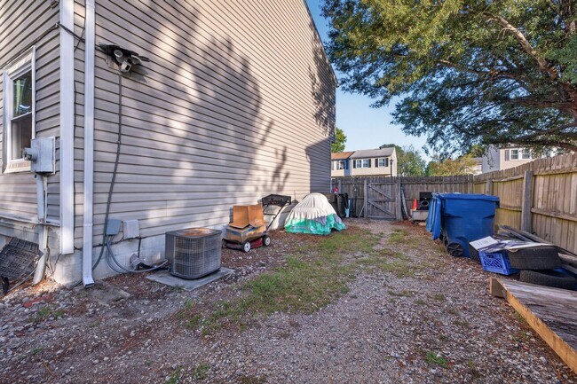 Building Photo - 3061 Breslaw Ct