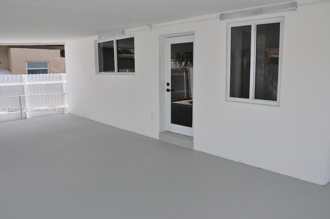 Building Photo - 261 NW 46th Ave