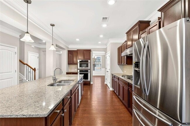 Building Photo - 4930 Alexandria Ave